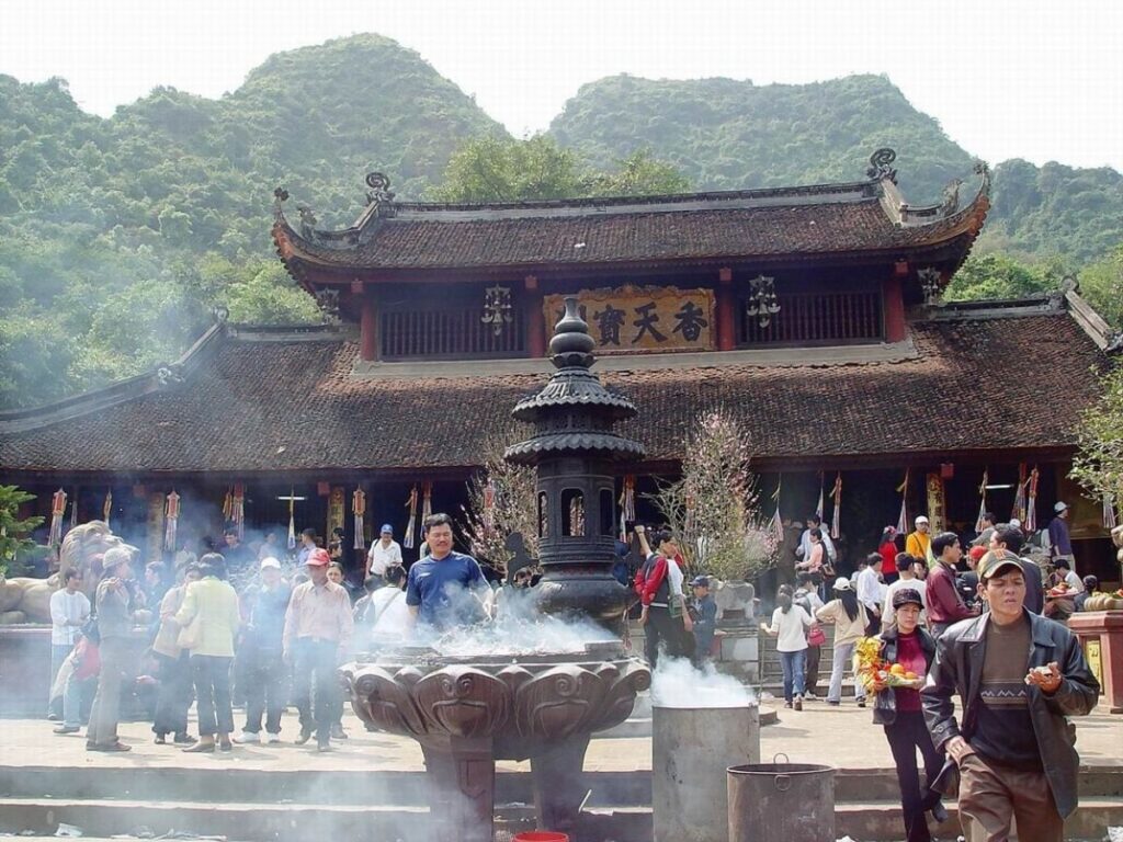 Perfume Pagoda 1 Day Trip