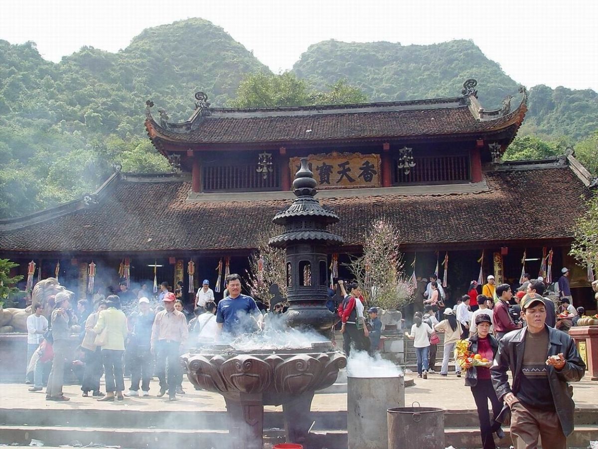Perfume Pagoda 1 Day Trip